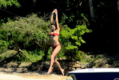 Alessandra Ambrosio enjoys the summer with her boyfriend and family in Florianopolis on a mega motor