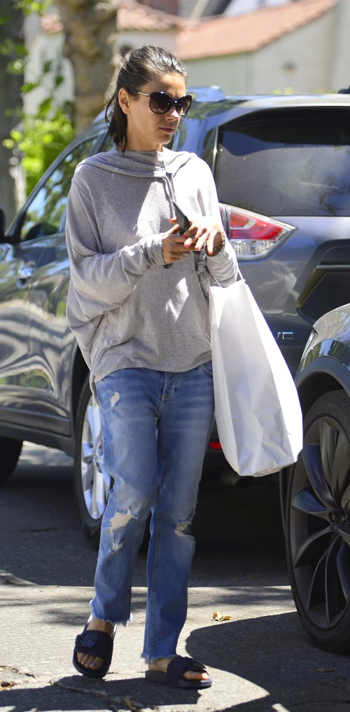07/08/2018 EXCLUSIVE: Mila Kunis is spotted shopping in Los Angeles. The 34 year old actress could b
