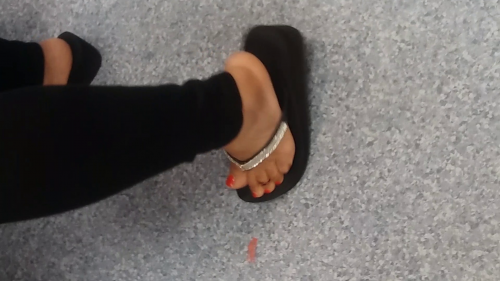 desiflipflopsaunty