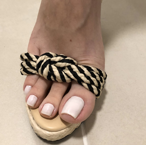 Rainha Grazi Feet 4890918