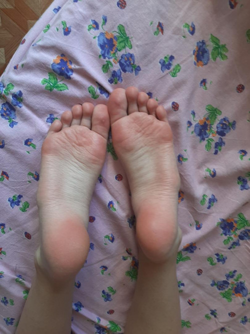 feet