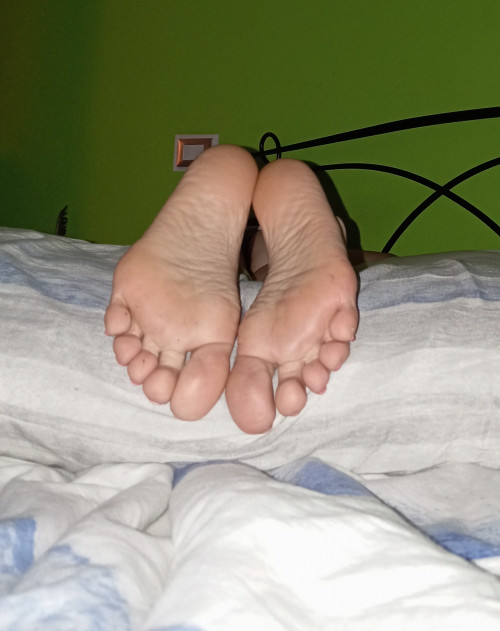 1000058223