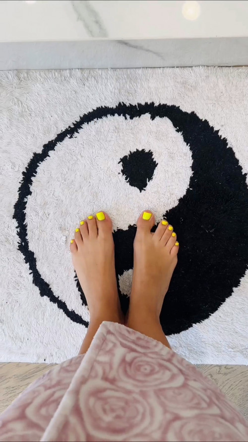 Victoria Justice Feet 7418132