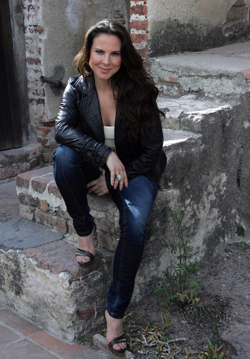 SAN MIGUEL OMETUSCO, ESTADO DE MXICO, 14ENERO2011.- Ayer la actriz Kate del Castillo present el proy
